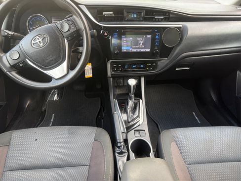 Used 2017 Toyota Corolla LE FWD image 29
