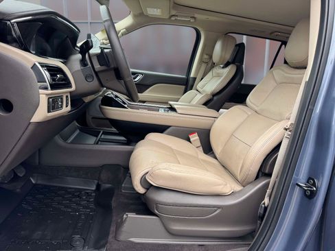 Used 2023 Lincoln Navigator L Reserve image 13