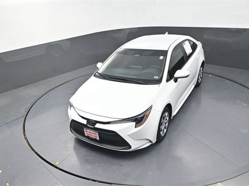 Used 2023 Toyota Corolla LE image 21