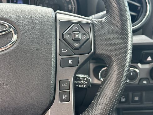 Used 2021 Toyota Tacoma TRD Sport AWD/4WD image 17