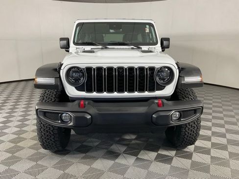 Used 2024 Jeep Wrangler Unlimited Rubicon w/ Technology Group AWD/4WD image 2