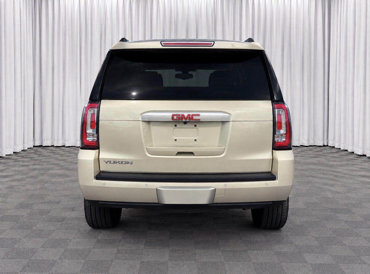Used 2016 GMC Yukon SLE RWD image 4