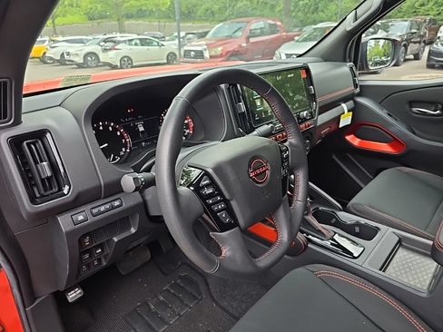 Certified 2025 Nissan Frontier PRO-4X AWD/4WD image 13