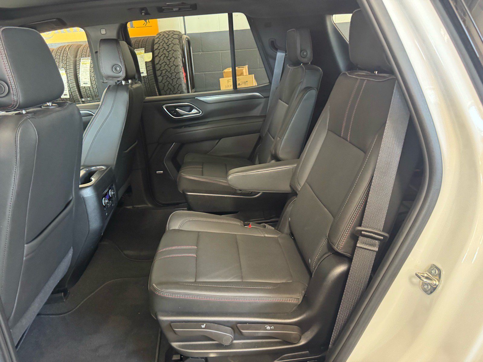 Used 2024 Chevrolet Tahoe RST w/ Luxury Package AWD/4WD image 13