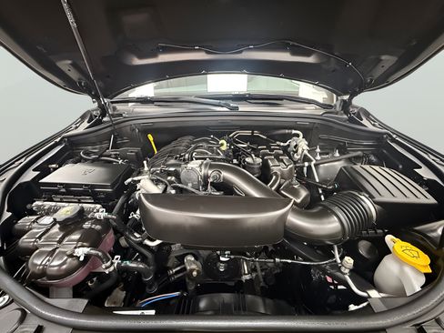 Used 2025 Dodge Durango GT RWD image 23