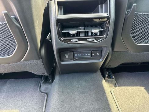 New 2026 Jeep Grand Cherokee Limited w/ Limited Altitude Package AWD/4WD image 9