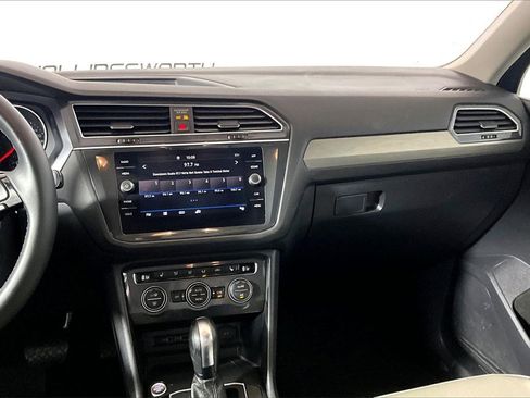 Used 2020 Volkswagen Tiguan SE image 5
