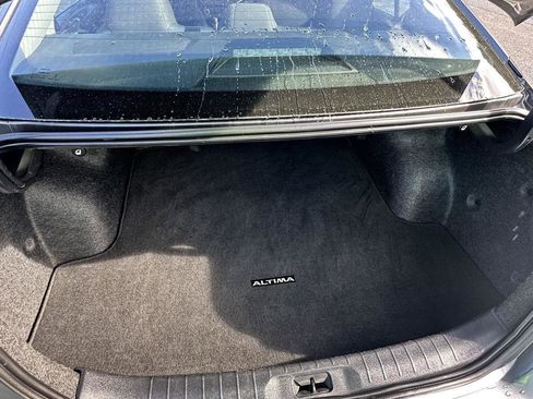 Used 2024 Nissan Altima 2.5 SV image 14