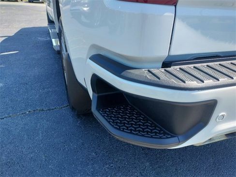 Used 2022 Chevrolet Silverado 1500 High Country w/ Safety Package II image 10