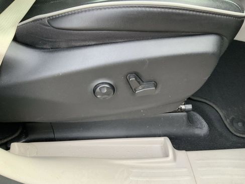 Used 2021 Chrysler Pacifica Limited w/ Premium & Safety Sphere Group image 73