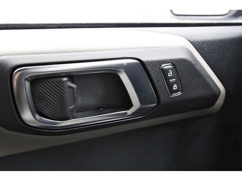 Used 2024 Ford Bronco Wildtrak image 17