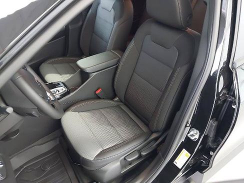 New 2026 Chevrolet Trax LT w/ Midnight Edition FWD image 23