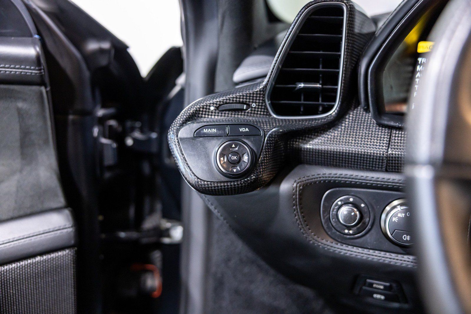 Used 2011 Ferrari 458 Italia Coupe RWD image 47