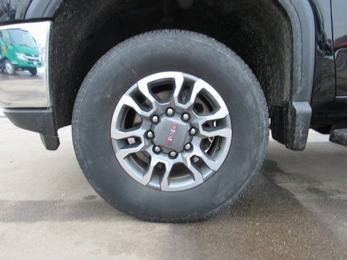 Certified 2022 GMC Sierra 2500 SLE w/ SLE Value Package; image 9