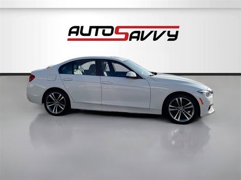 Used 2018 BMW 330i xDrive Sedan w/ Convenience Package image 8