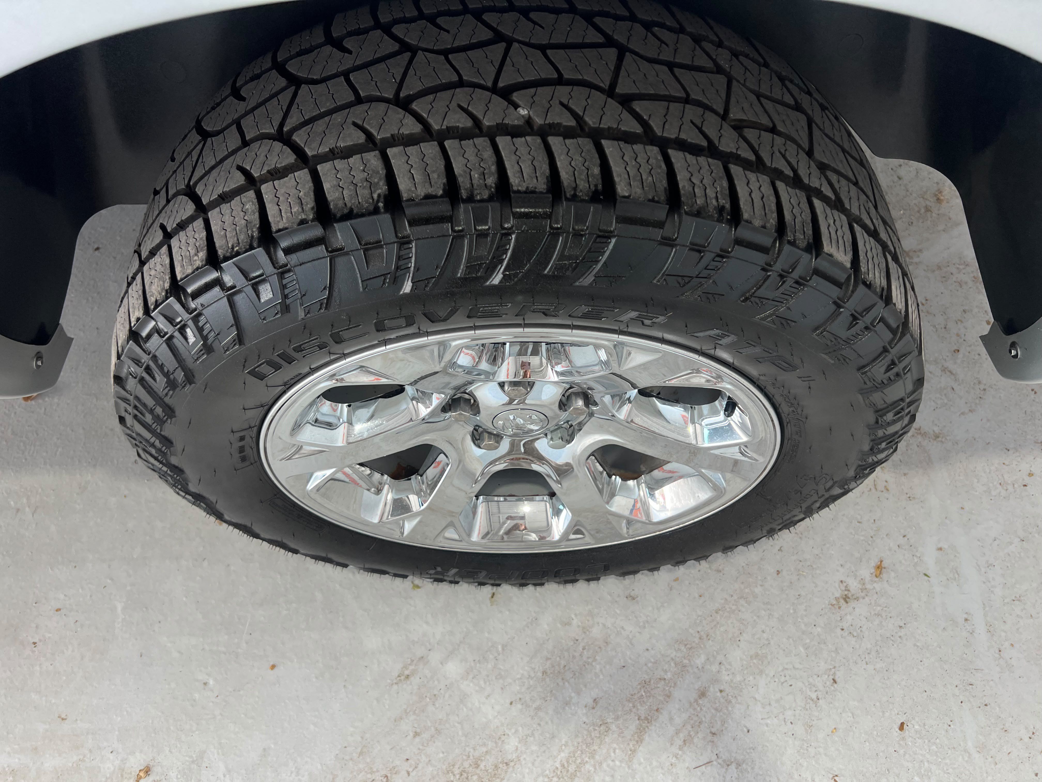 Used 2016 RAM 1500 Laramie w/ Convenience Group AWD/4WD image 11