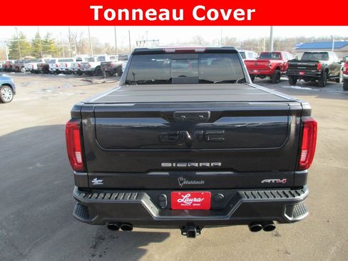 Certified 2022 GMC Sierra 1500 AT4 w/ AT4 Preferred Package image 7