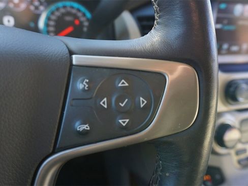 Used 2017 GMC Yukon XL Denali image 8