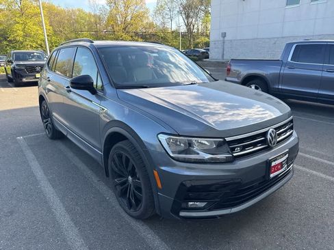 Used 2021 Volkswagen Tiguan SE R-Line image 4