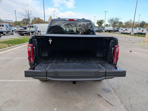 Certified 2025 Ford F150 King Ranch AWD/4WD image 38