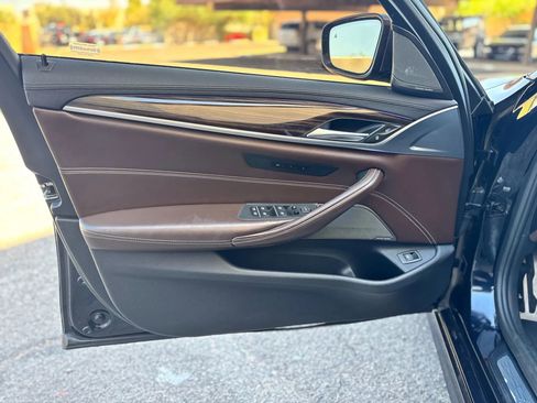 Used 2018 BMW M550i xDrive image 11