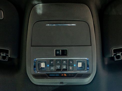 Used 2021 Ford F150 Lariat w/ Equipment Group 502A High image 28