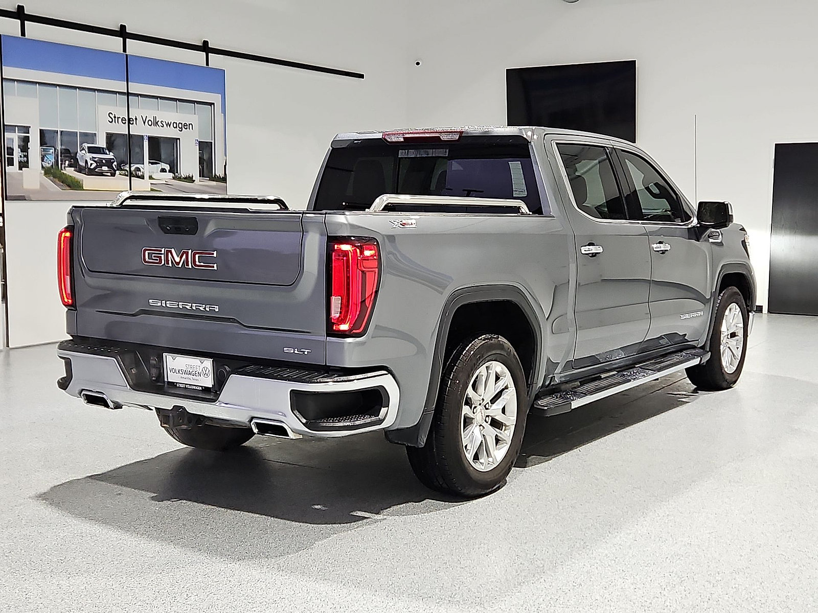 Used 2021 GMC Sierra 1500 SLT w/ SLT Premium Package AWD/4WD image 8