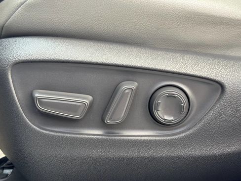 Used 2021 Toyota Sienna XLE AWD/4WD image 38