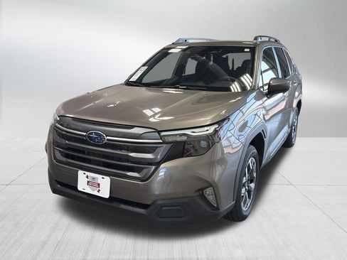 Used 2025 Subaru Forester Premium AWD/4WD image 3