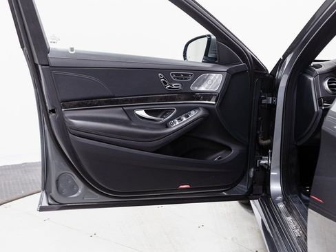 Used 2020 Mercedes-Benz S 560 4MATIC Sedan image 5
