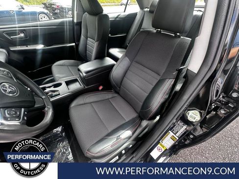 Used 2017 Toyota Camry SE image 15