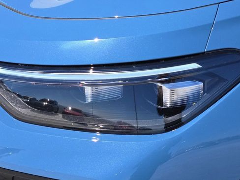 New 2026 Volkswagen Tiguan SE R-Line FWD image 7