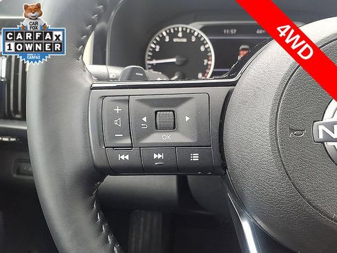 Used 2023 Nissan Pathfinder SL AWD/4WD image 27