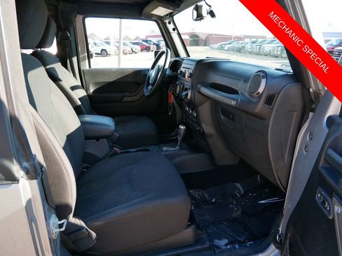 Used 2015 Jeep Wrangler Sport w/ Quick Order Package 24S AWD/4WD image 9