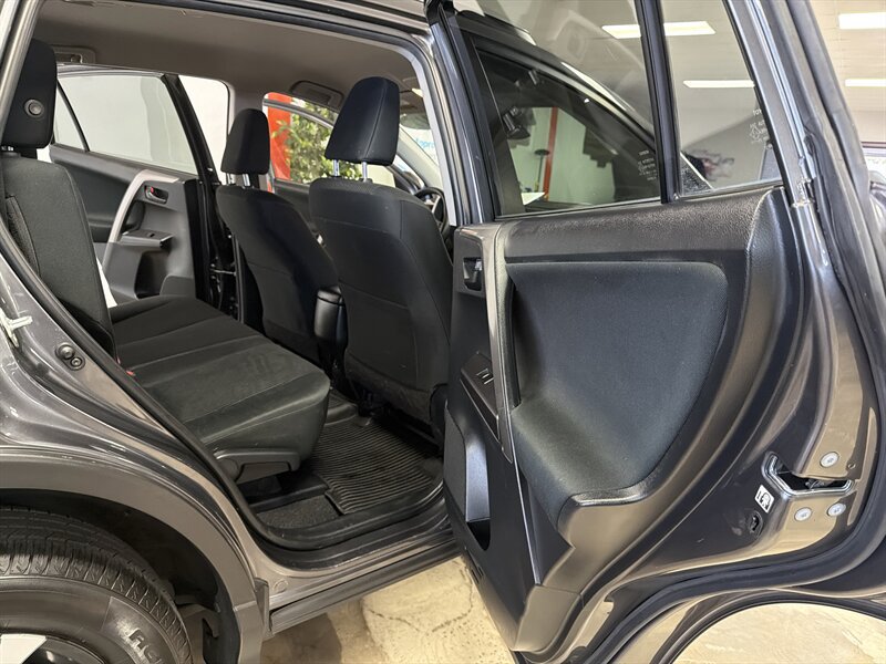 Used 2017 Toyota RAV4 LE w/ All Weather Liner Package FWD image 33