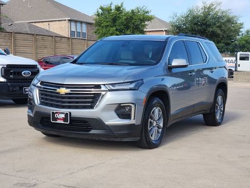 Used 2023 Chevrolet Traverse LT FWD image 11