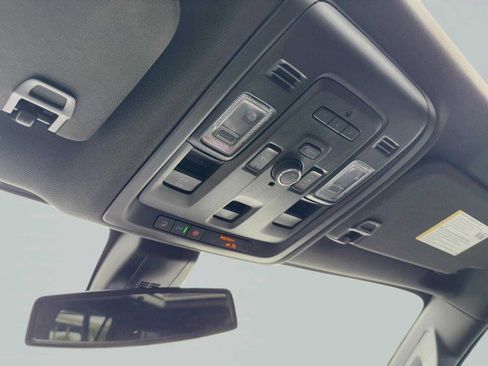 Used 2022 Chevrolet Tahoe RST w/ Luxury Package image 35