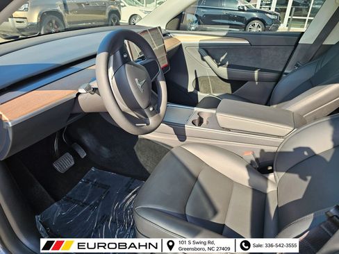 Used 2024 Tesla Model Y Long Range AWD/4WD image 11
