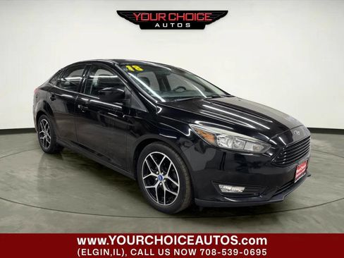 Used 2018 Ford Focus SE w/ SE Appearance Package image 7