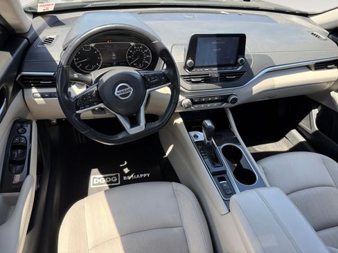 Used 2021 Nissan Altima 2.5 SV w/ SV Premium Package FWD image 15