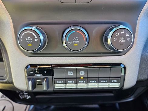 Used 2024 RAM 5500 Tradesman w/ Chrome Appearance Group image 22