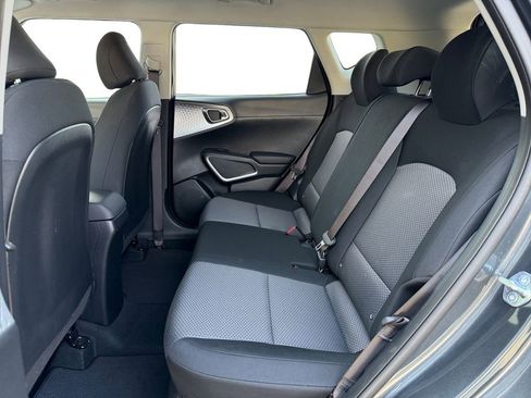 Used 2025 Kia Soul LX w/ LX Technology Package FWD image 19
