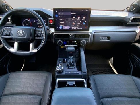 Used 2025 Toyota 4Runner TRD Off-Road Premium AWD/4WD image 16