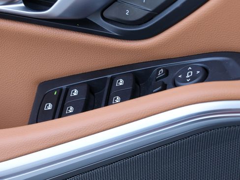 Used 2025 BMW 330i Sedan w/ M Sport Package image 14