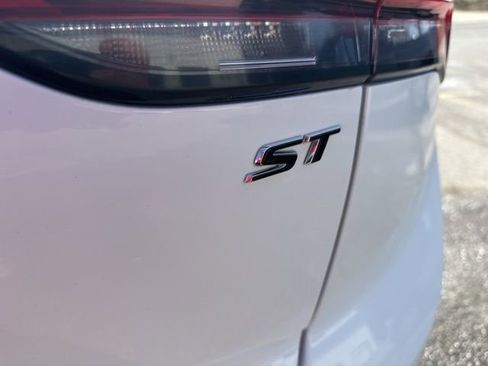 Used 2021 Buick Envision Essence w/ Sport Touring Package image 15