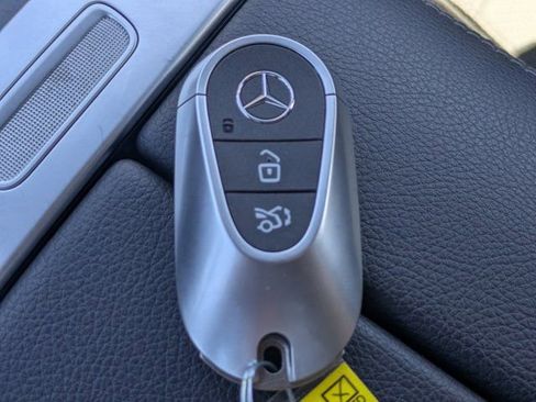 Used 2025 Mercedes-Benz C 300 Sedan image 24