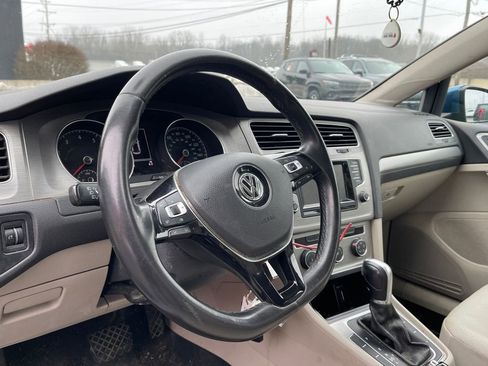 Used 2015 Volkswagen Golf S image 13