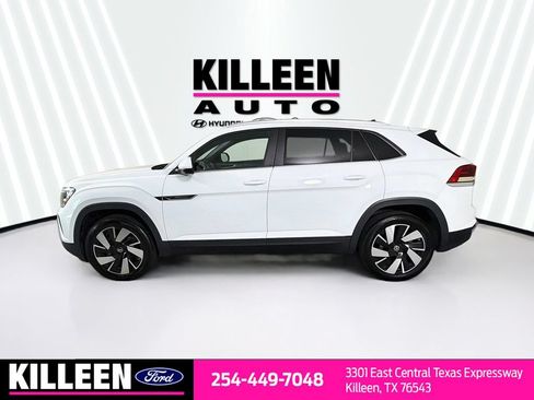 Used 2024 Volkswagen Atlas Cross Sport SE FWD image 4