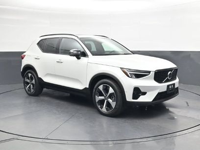 Used 2023 Volvo XC40 B4 Ultimate