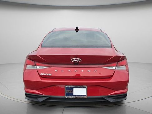 Used 2022 Hyundai Elantra SEL w/ Convenience Package FWD image 5